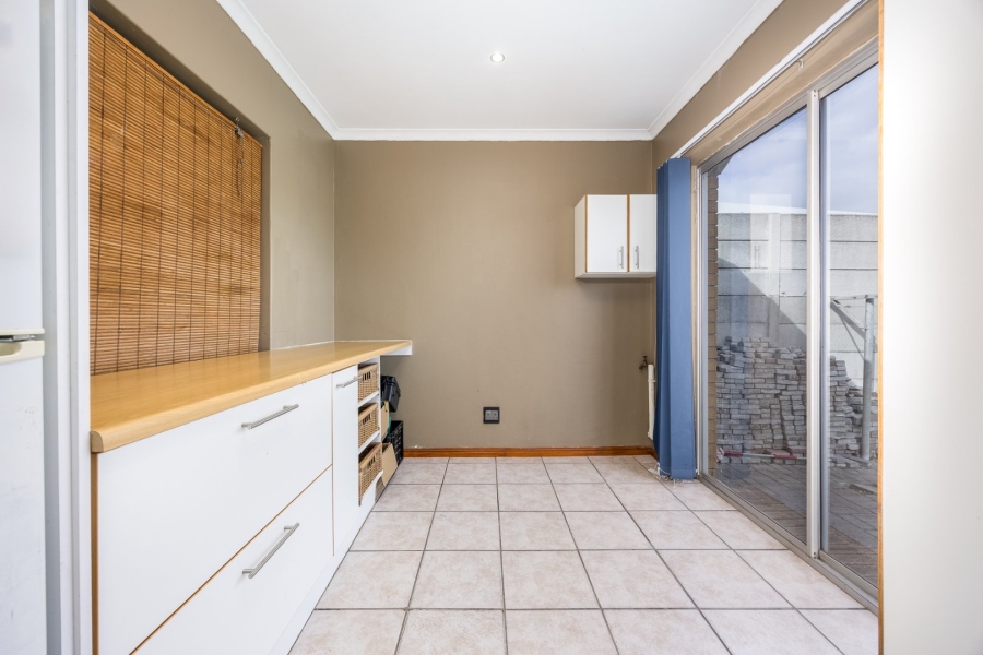 2 Bedroom Property for Sale in De Oude Spruit Western Cape